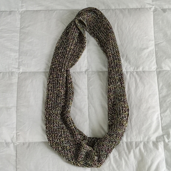 American Eagle Outfitters rainbow knit infinity scarf - Picture 6 of 6